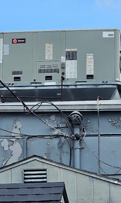 Commercial rooftop HVAC unit